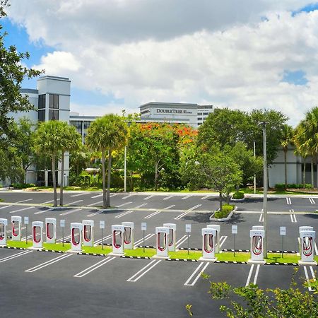 Doubletree By Hilton Palm Beach Gardens Bagian luar foto